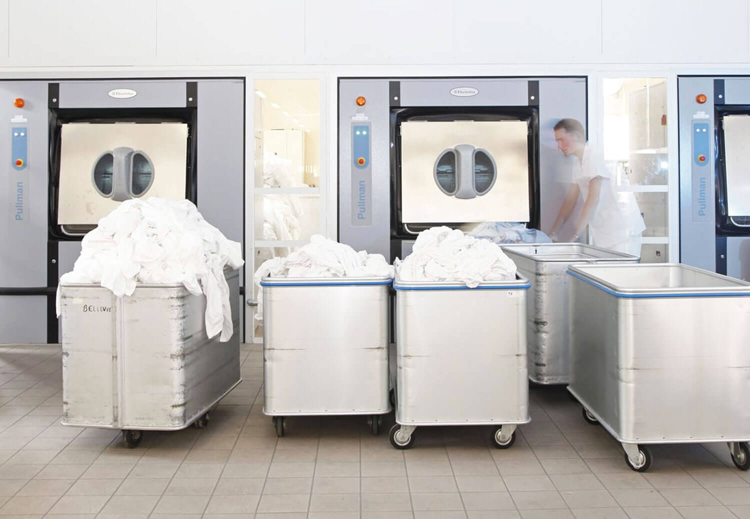 Бариерни перални машини - промишлена перална машина